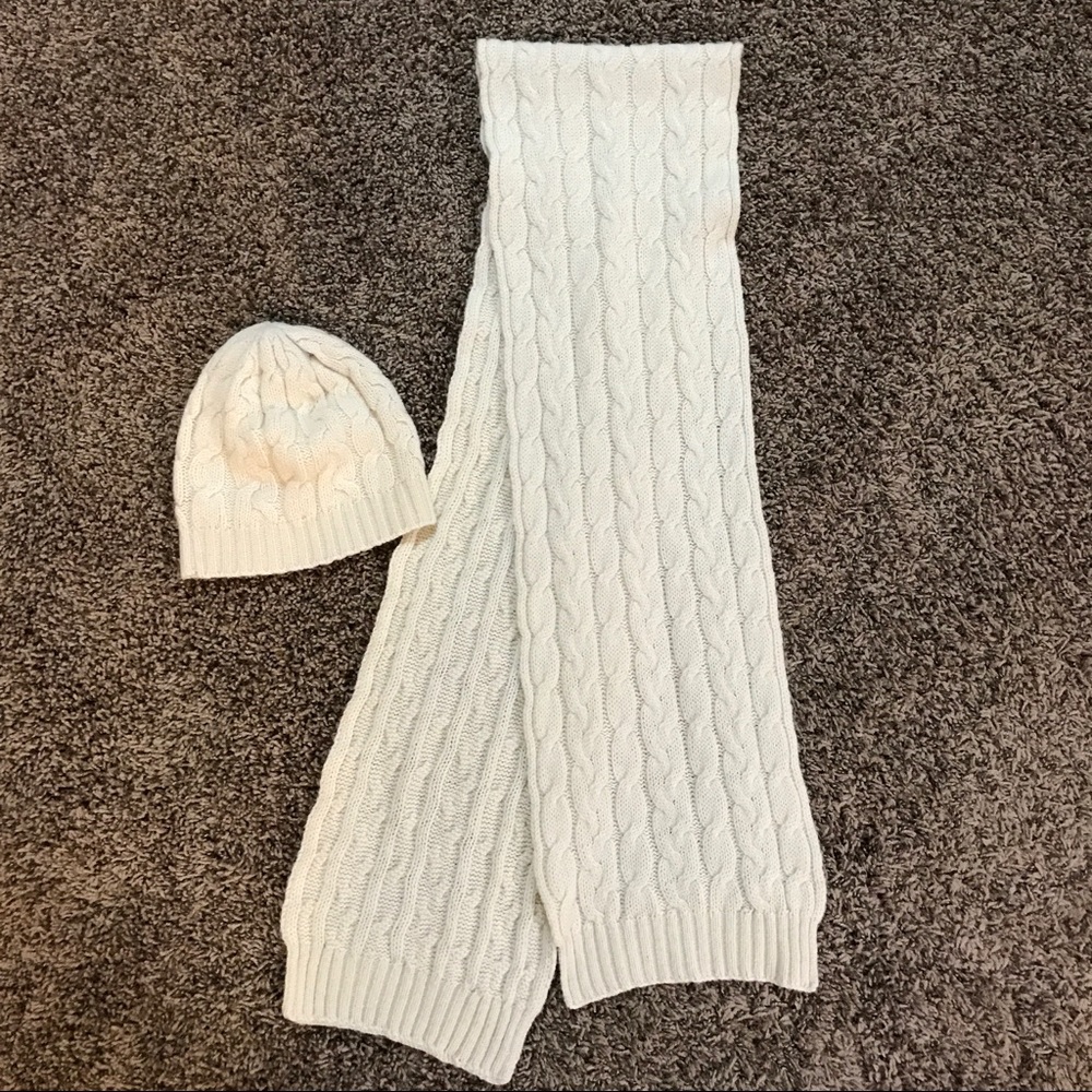 Hat & Scarf Set. Great Shape!